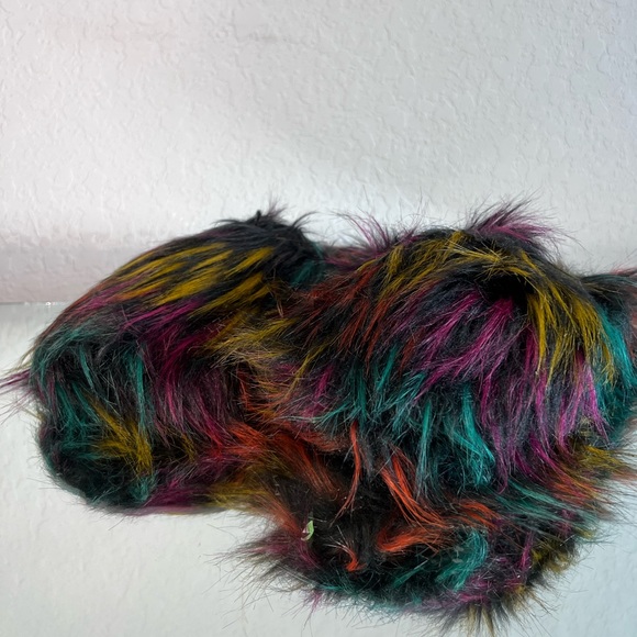 Cute fuzzy house shoe slippers faux fur - Picture 2 of 7